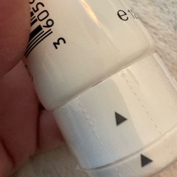 Crème Radiance Gentle Cleansing Creamy-Foam - White - Picture 3 of 6